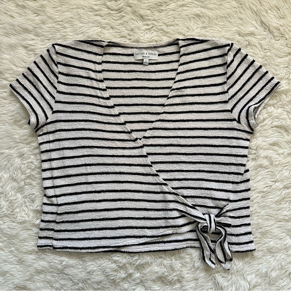 Madewell Texture & Thread Short-Sleeve Wrap Top in Stripe Black White S - Picture 4 of 12